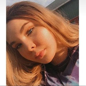 Meet your Posher, Lina